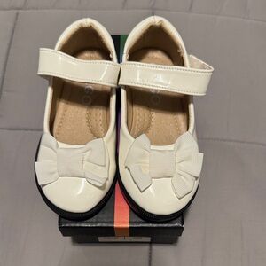 Charming Cream Kids Dress Shoes with Bow